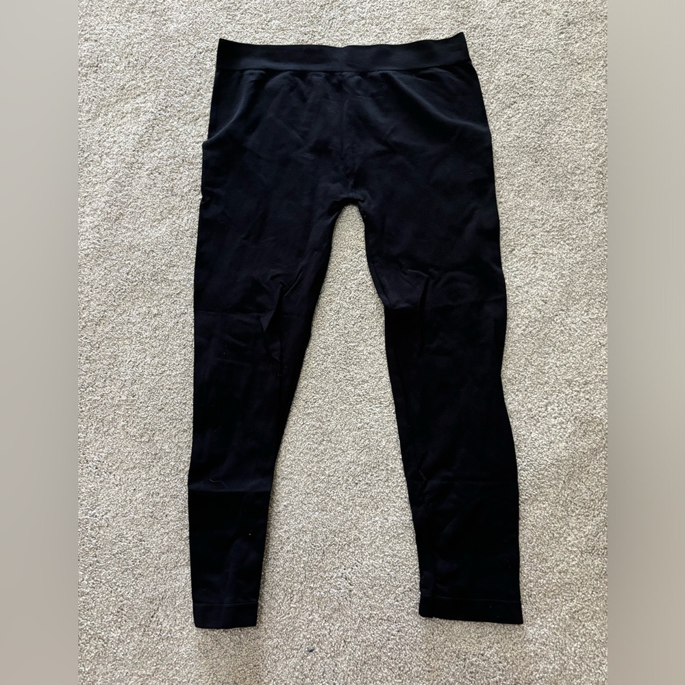 Black capri leggings